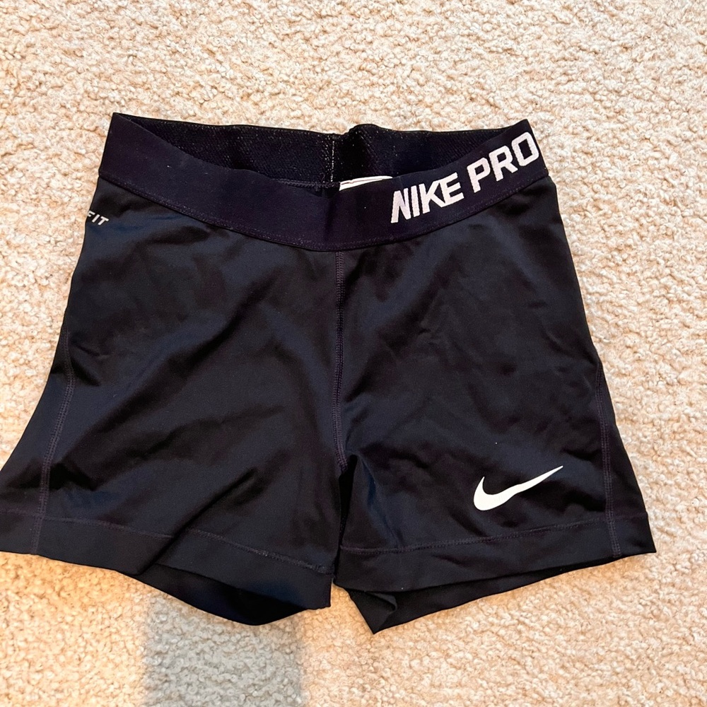 Black Nike Pros
